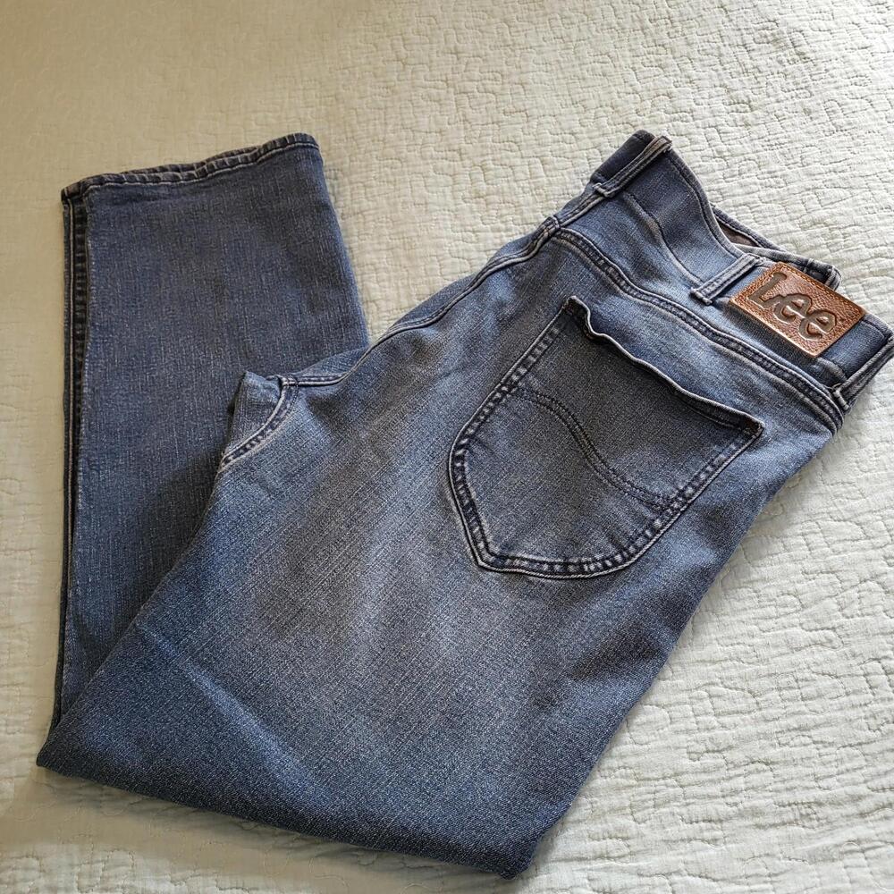Lee Men's Extreme Motion MVP slim Straight jeans dark blue  36x30